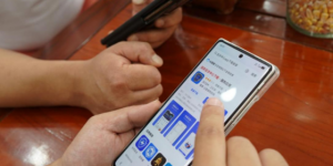 守安全护舌尖连民心  看厂区民警马彪的“暖心守护”